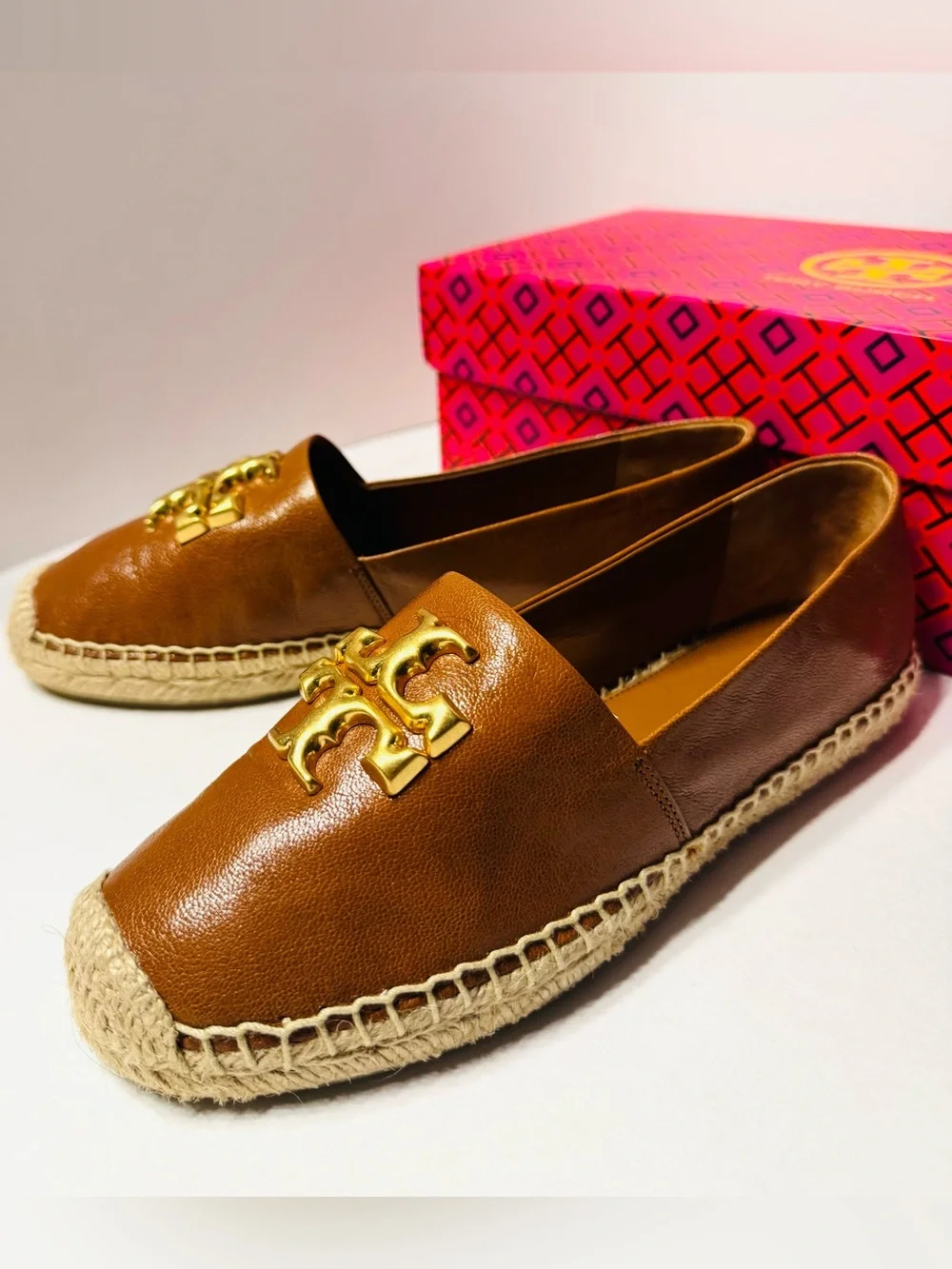 NWOT Tory Burch Eleanor Leather Espadrilles Flats Brown Gold Logo Size 6.5